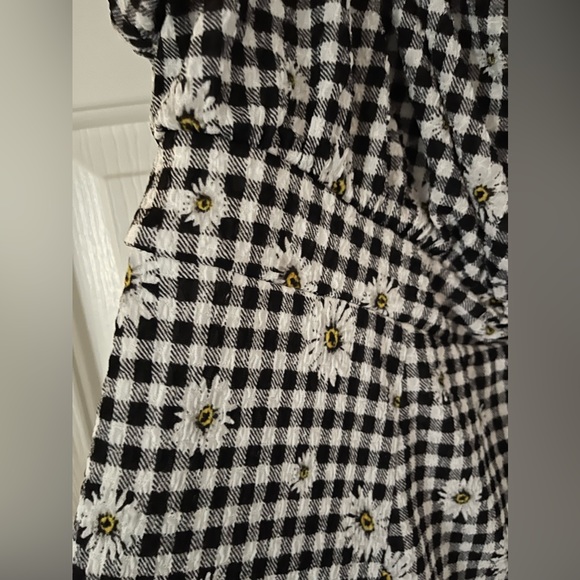 Torrid Mini Puff Sleeved Daisy Skater Dress Size 3 - Picture 5 of 5
